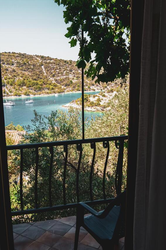 Fully Renovated One Bedroom Apartment With A Seaview - A Sevid ภายนอก รูปภาพ