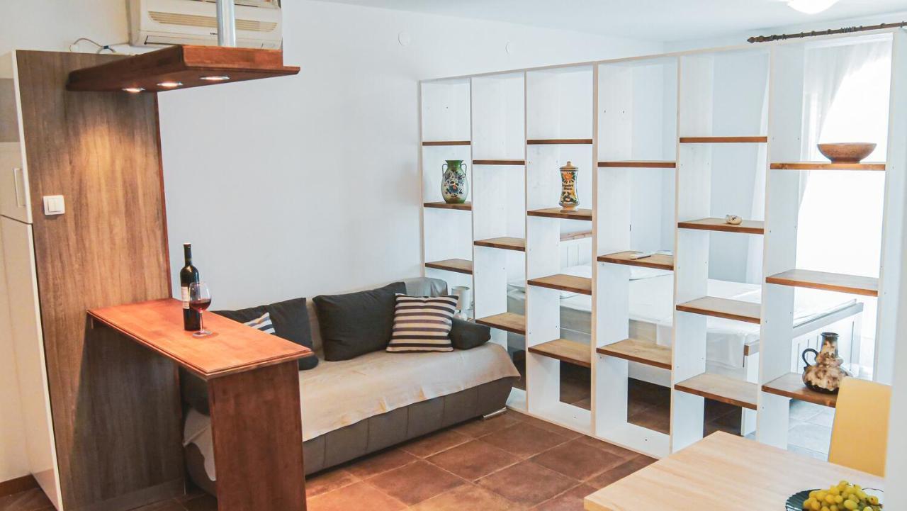 Fully Renovated One Bedroom Apartment With A Seaview - A Sevid ภายนอก รูปภาพ